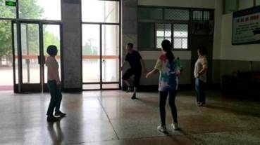 说明: E:\CZG\非教学\工会党务与指导青年教师\20220606 校工会活动视频\内射女技师啪啪 姜亚东 踢毽子_Moment.jpg